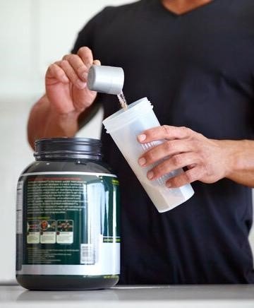 Why Protein Powder is Your Weight Loss Wingman